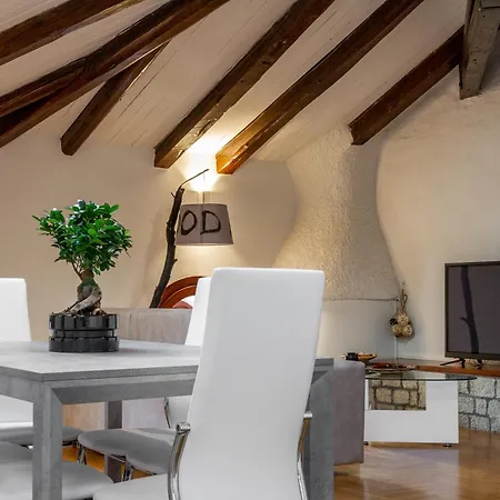 Attic Floor Venice דירה *